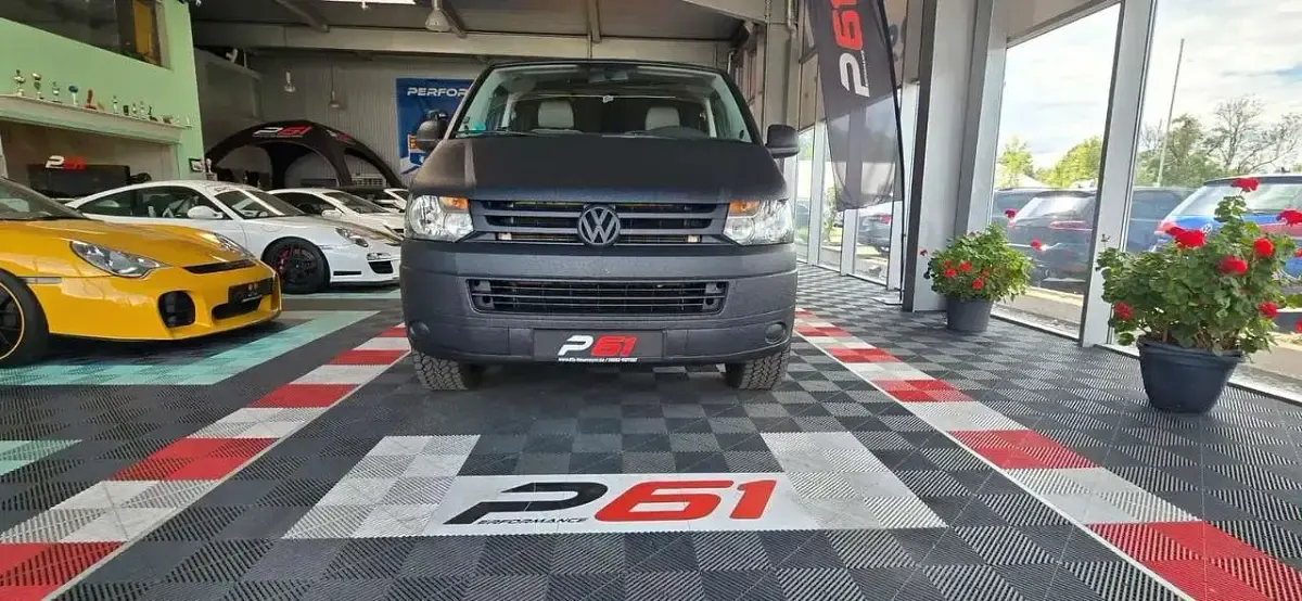 Gebraucht VW Transporter 84 PS (61 kW) 2012 Raptorlack Van