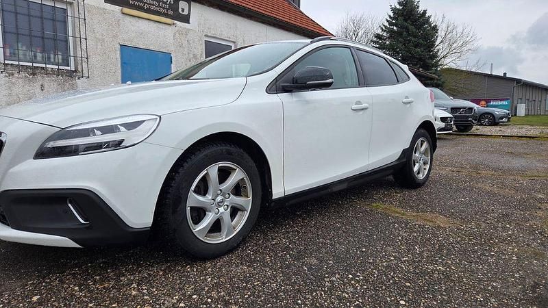 Gebraucht Volvo V40 CC 150 PS (110 kW) 2017 Weiß Kombi