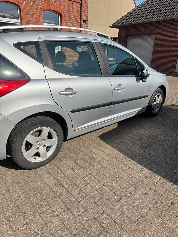 Silber Gebraucht 2011 Peugeot 207 Kombi | 3.000 € (Fairer Preis) - Bild 1/4