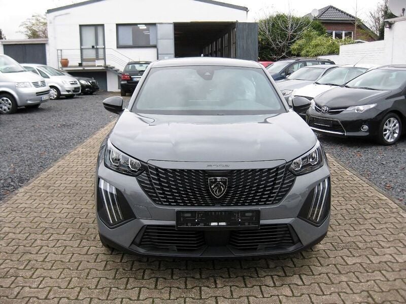 Grau Neu 2024 Peugeot 2008 Active SUV | 19.999 € (Superpreis) - Bild 1/4