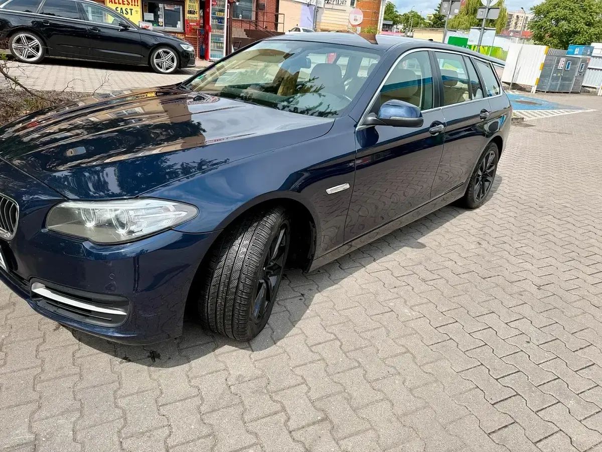 Gebraucht BMW 530 258 PS (189 kW) 2015 Blau Kombi