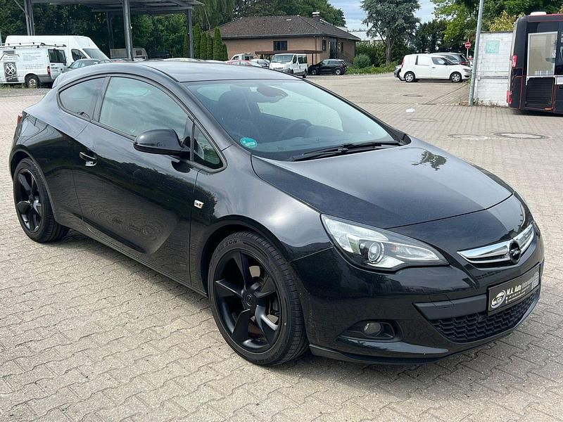 Gebraucht Opel Astra GTC Edition 140 PS (102 kW) 2011 Schwarz Limousine