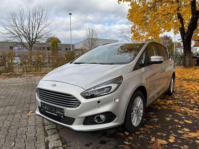 Grau Gebraucht 2020 Ford S-MAX S Van / Kleinbus | 11.490 € (Superpreis) - Bild 1/4