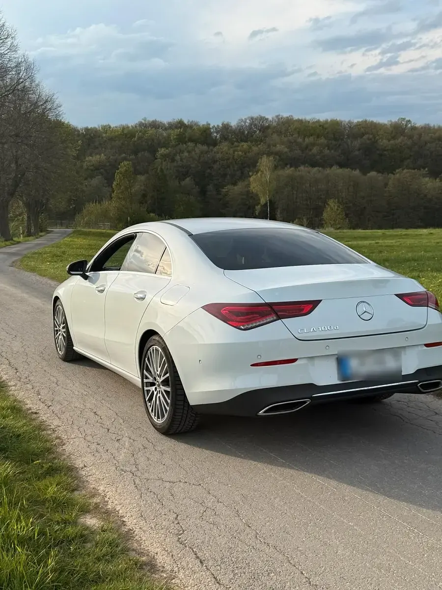 Gebraucht Mercedes CLA180 116 PS (85 kW) 2020 Weiß Limousine