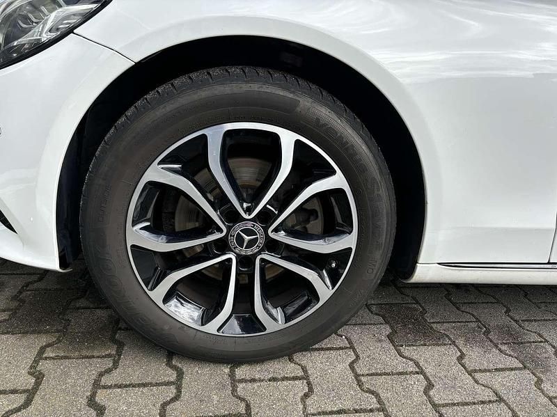 Weiß Gebraucht 2019 Mercedes C220 Kombi | 20.450 € (Guter Preis) - Bild 1/4