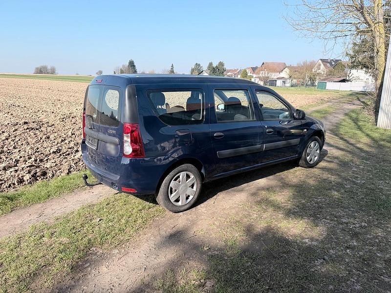 Gebraucht Dacia Logan 84 PS (61 kW) 2011 Blau Kombi