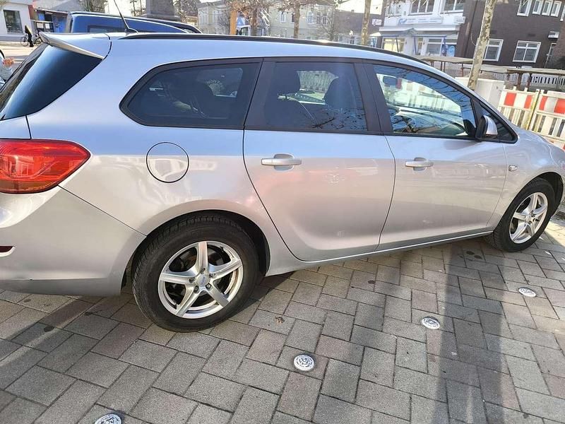 Gebraucht 2011 Opel Astra Limousine | 4.800 € (Fairer Preis) - Bild 1/4