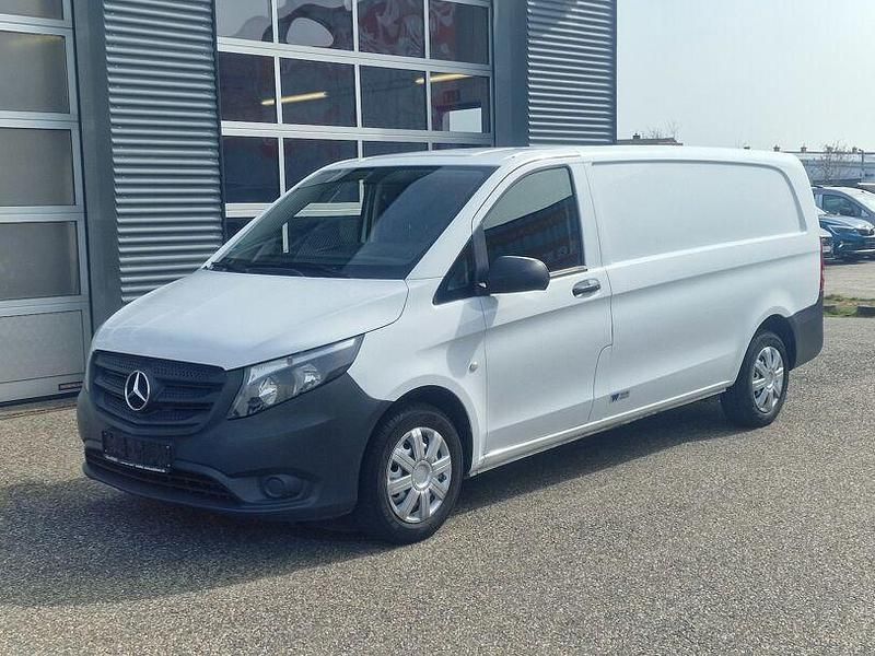 Gebraucht Mercedes Vito 140 PS (102 kW) 2020 Arktikweiss Van