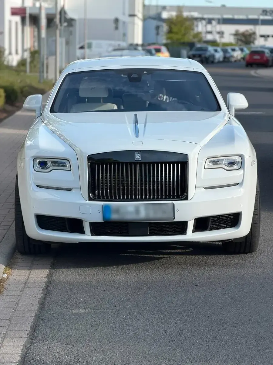 Gebraucht Rolls Royce Ghost 612 PS (450 kW) 2018 Weiß Limousine