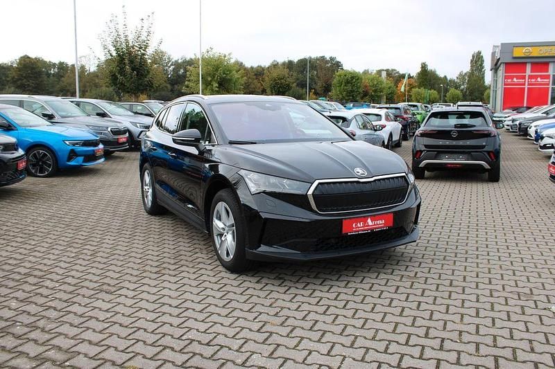 Schwarz Gebraucht 2022 Skoda Enyaq iV Lounge SUV | 29.990 € (Superpreis) - Bild 1/4