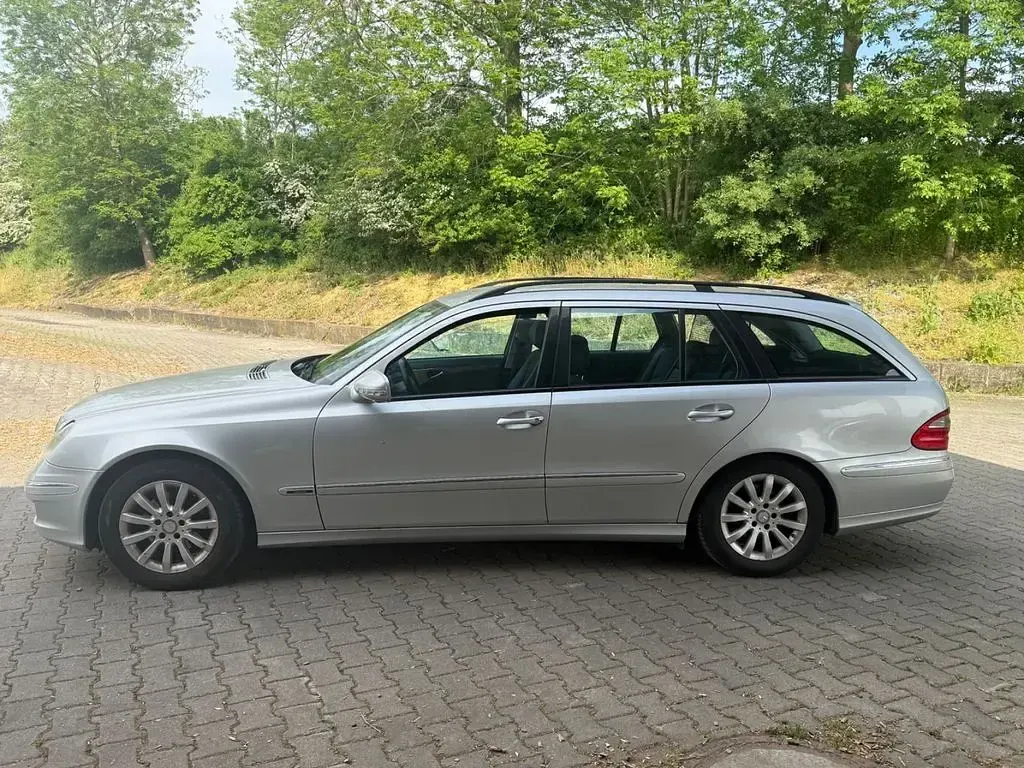 Gebraucht Mercedes E220 170 PS (125 kW) 2007 Silber Kombi