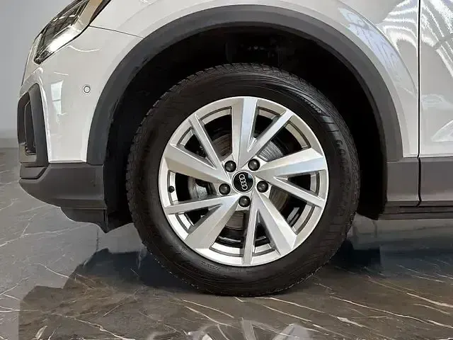 Gebraucht Audi Q2 Ambiente 110 PS (80 kW) 2023 Ibisweiß SUV