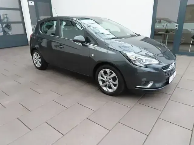 Usado Opel Corsa Innovation 90 HP (66 kW) 2017 Cinzento Sedan