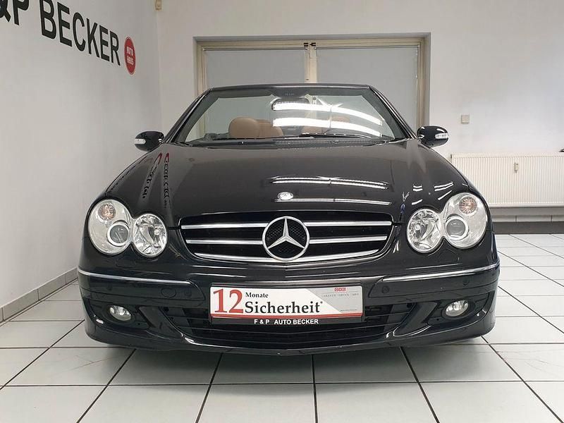 Gebraucht Mercedes CLK320 224 PS (164 kW) 2009 Schwarz Cabrio
