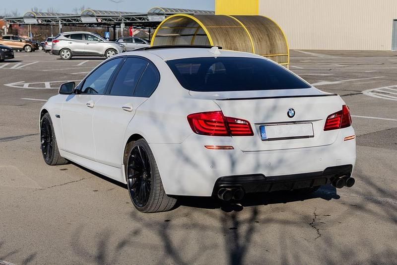 Gebraucht BMW 535 Sport Line 306 PS (225 kW) 2013 Weiß Limousine