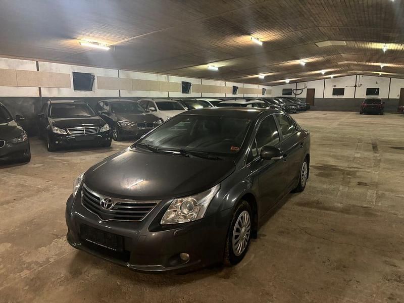Gebraucht Toyota Avensis Sol 147 PS (108 kW) 2010 Grau Limousine