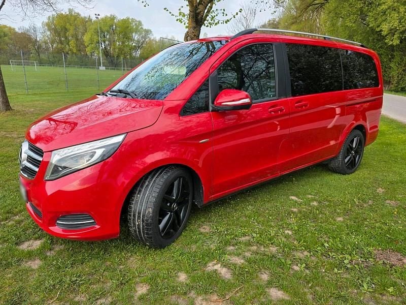 Gebraucht Mercedes V250 190 PS (139 kW) 2016 Rot Van / Kleinbus