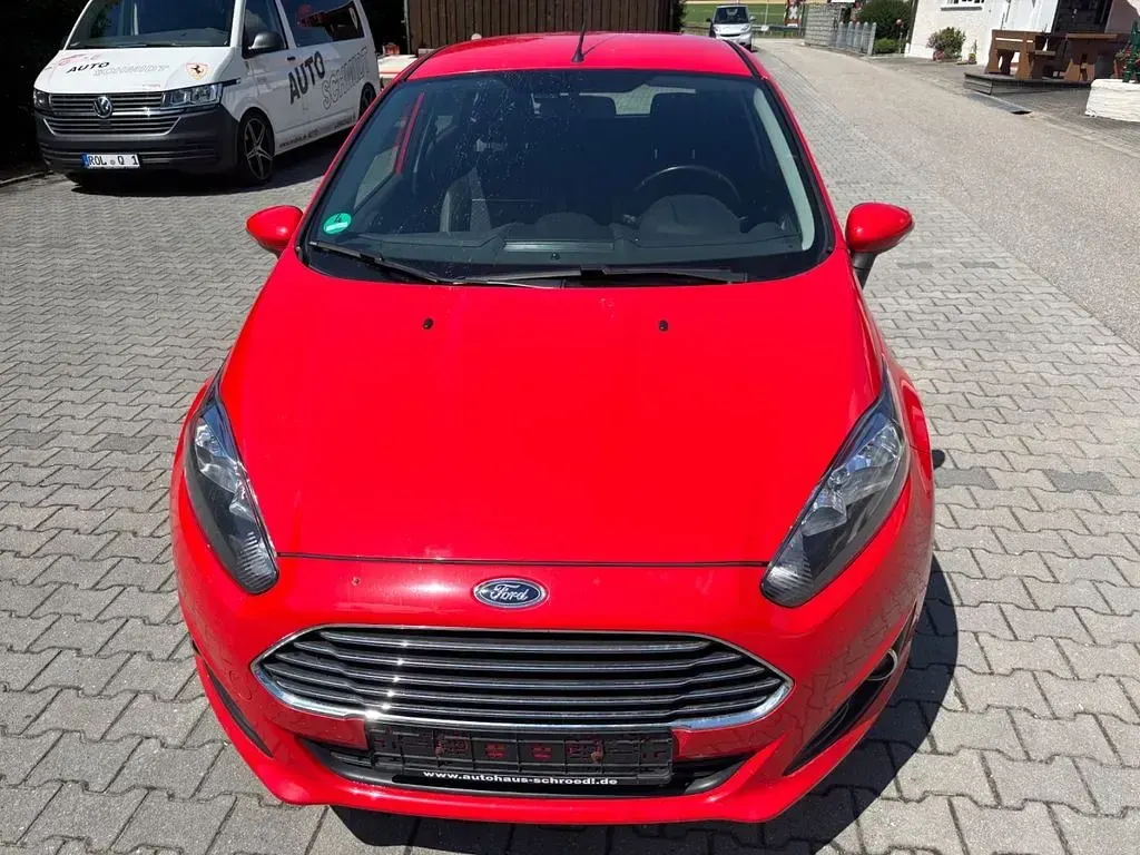 Gebraucht Ford Fiesta SYNC Edition 101 PS (74 kW) 2014 Rot Kleinwagen