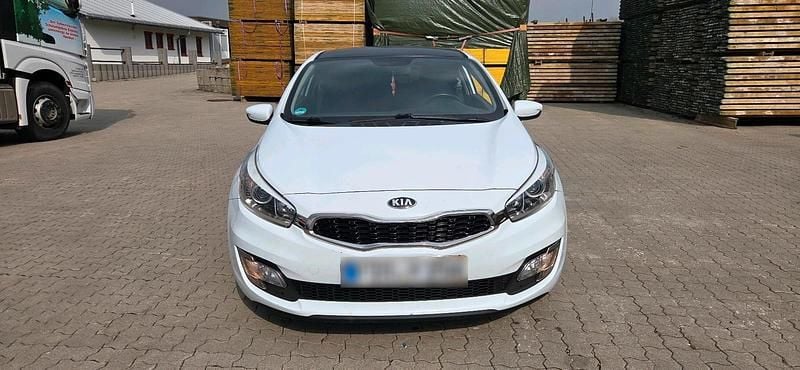 Gebraucht Kia ProCeed 136 PS (100 kW) 2013 Weiß Kleinwagen