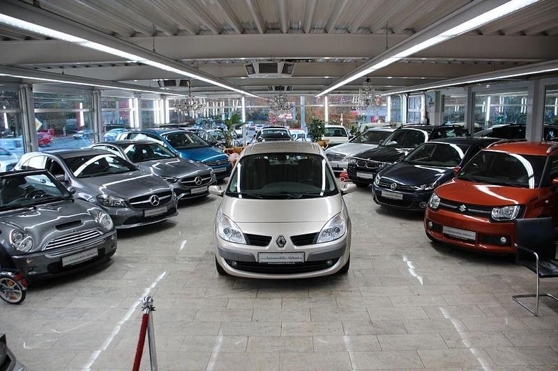 Beige Gebraucht 2006 Renault Scénic II Avantage Van / Kleinbus | 4.990 € (Teuer) - Bild 1/4