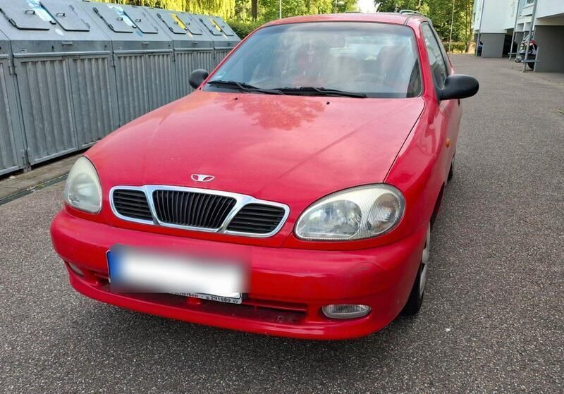 Rot Gebraucht 2001 Chevrolet Lanos SE Limousine | 690 € - Bild 1/4