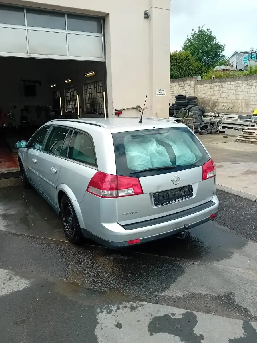 Gebraucht Opel Vectra 150 PS (110 kW) 2004 Silber Kombi