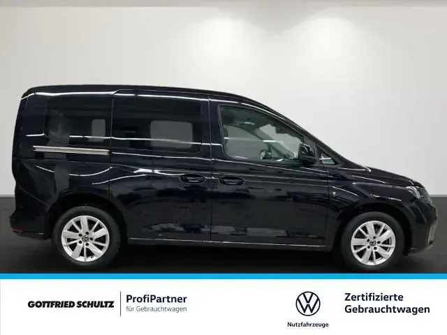 Gebraucht VW Caddy Basis 114 PS (83 kW) 2021 Schwarz Van / Kleinbus
