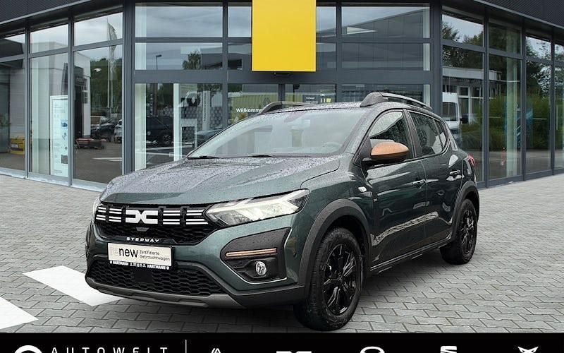 Grün Gebraucht 2024 Dacia Sandero Extreme Limousine | 13.990 € (Fairer Preis) - Bild 1/4