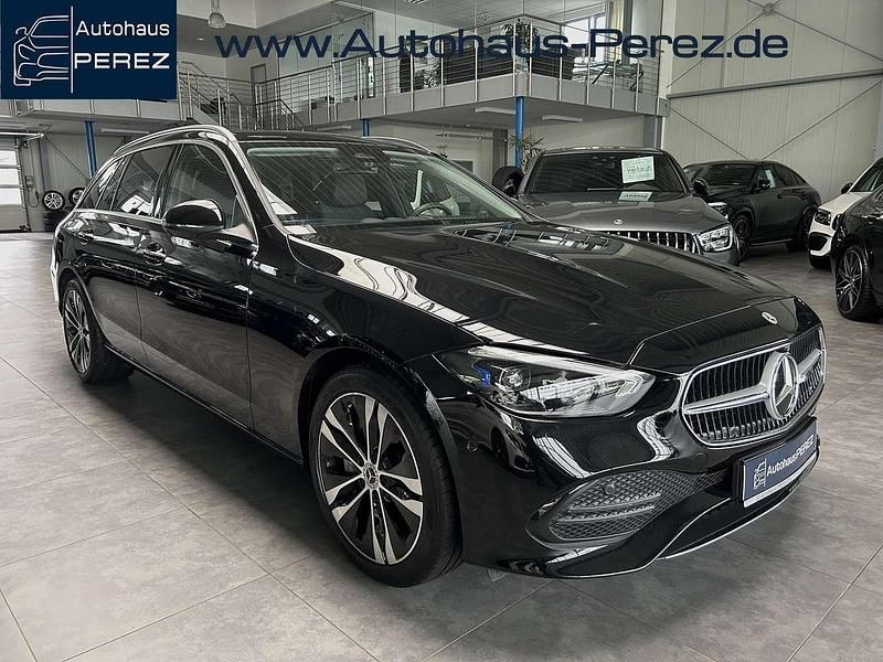 Obsidianschwarz metallic Gebraucht 2023 Mercedes C300e Business Kombi | 35.979 € (Guter Preis) - Bild 1/4
