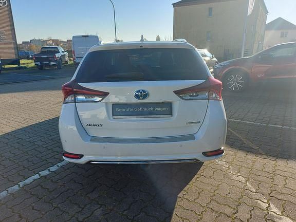 Gebraucht Toyota Auris Hybrid Plus 136 PS (100 kW) 2018 Schneeweiß