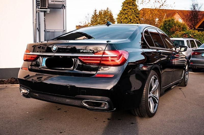 Gebraucht BMW 740 iPerformance 326 PS (239 kW) 2018 Schwarz Limousine