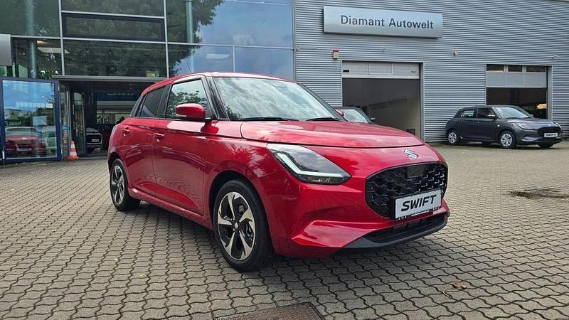 Gebraucht Suzuki Swift Comfort+ 83 PS (61 kW) 2025 Rot Kleinwagen