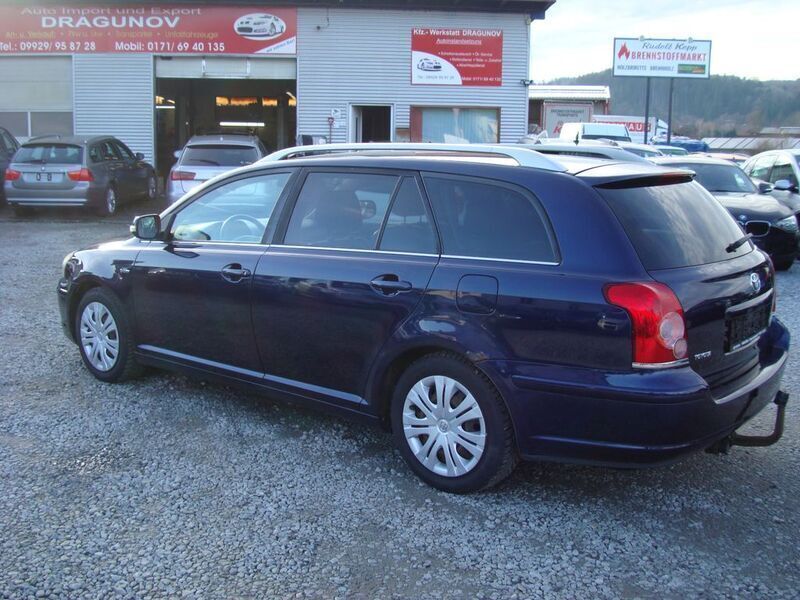Gebraucht Toyota Avensis Executive 177 PS (130 kW) 2007 Blau Kombi