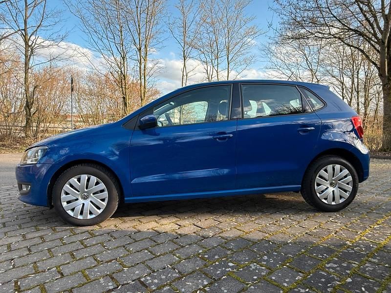 Gebraucht VW Polo Highline 90 PS (66 kW) 2013 Blau Kleinwagen