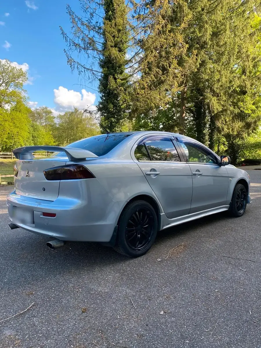 Gebraucht Mitsubishi Lancer 150 PS (110 kW) 2008 Silber Limousine