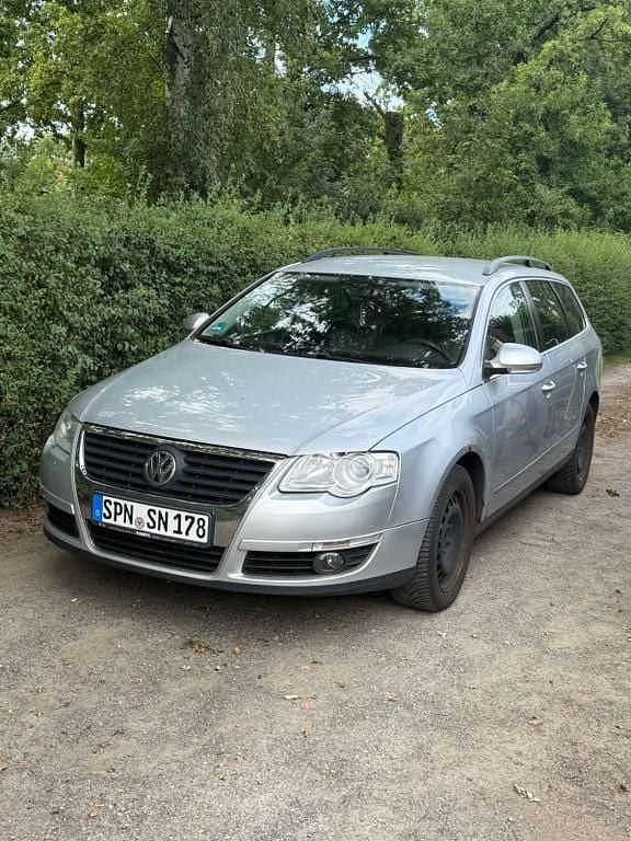 Silber Gebraucht 2007 VW Passat Kombi | 1.999 € (Superpreis) - Bild 1/4