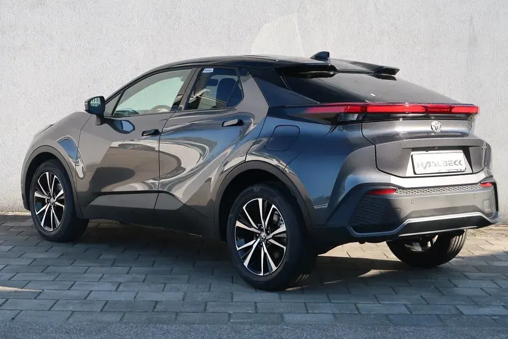 Neu Toyota C-HR 140 PS (102 kW) 2026 Silber SUV