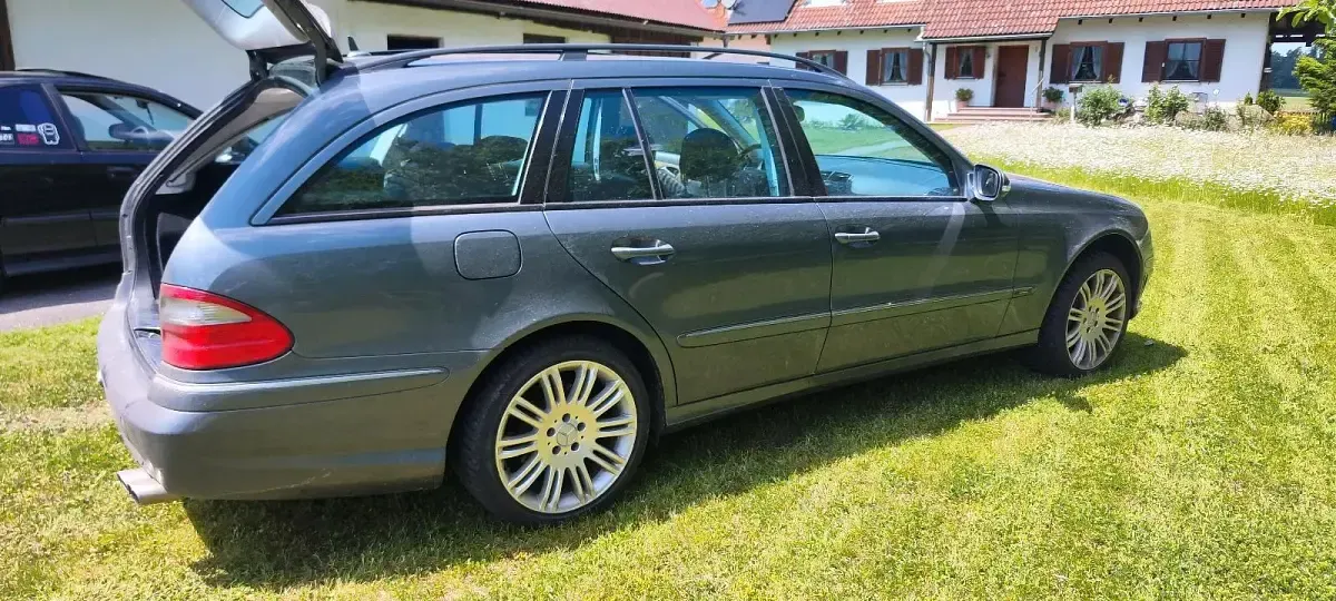 Gebraucht Mercedes E320 224 PS (164 kW) 2006 Grau Kombi
