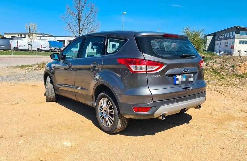 Gebraucht Ford Kuga Titanium 163 PS (119 kW) 2015 Grau SUV