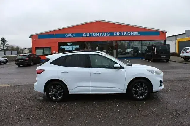 Gebraucht Ford Kuga ST-Line 224 PS (164 kW) 2021 Weiß SUV