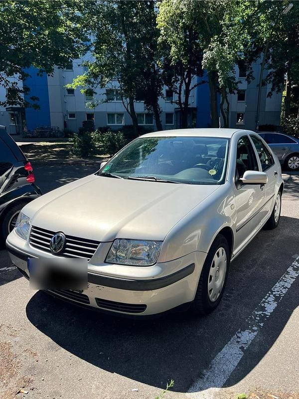 Silber Gebraucht 1999 VW Bora Limousine | 1.600 € (Guter Preis) - Bild 1/4