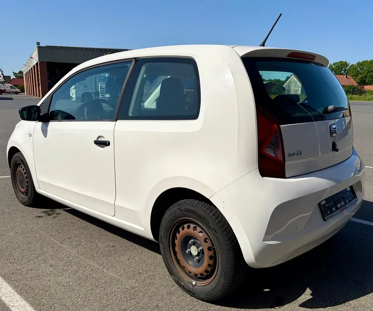 Używany Seat Mii 60 KM (44 kW) 2014 Biały Hatchback