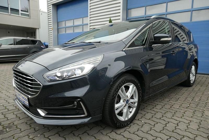 Blau Gebraucht 2020 Ford S-MAX Titanium Van / Kleinbus | 21.950 € (Fairer Preis) - Bild 1/4