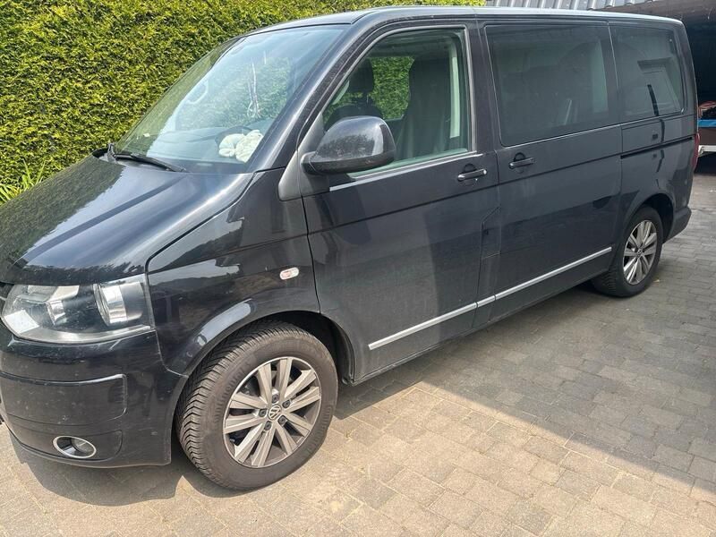 Schwarz Gebraucht 2015 VW T5 Highline Van | 22.222 € (Teuer) - Bild 1/4