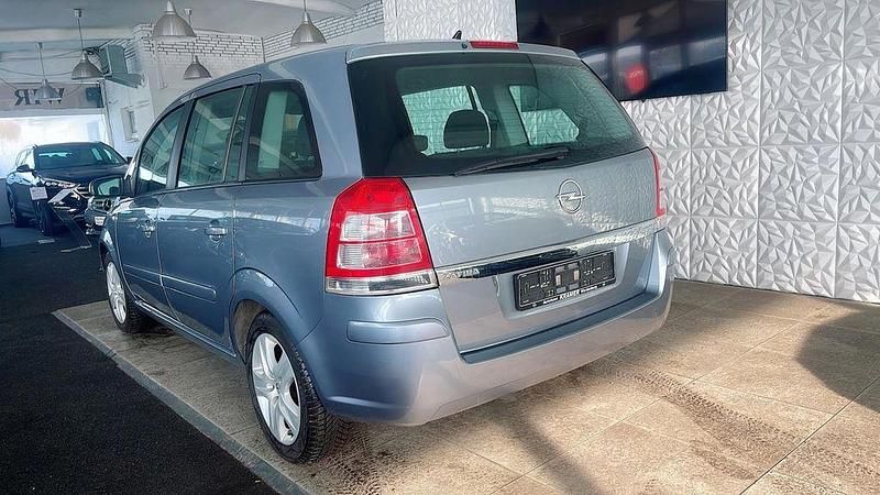 Gebraucht Opel Zafira Selection 140 PS (102 kW) 2009 Grau Van / Kleinbus
