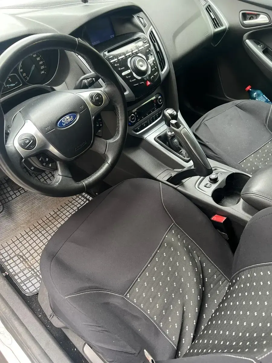 Używany Ford Focus 110 KM (80 kW) 2012 Biały Kombi