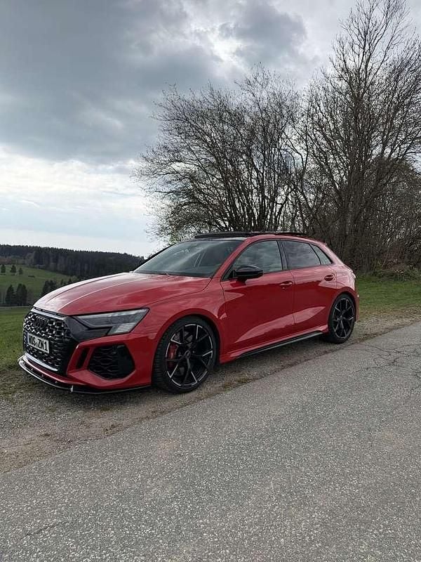 Second-hand Audi RS3 400 CP (294 kW) 2023 Roșu Berlinǎ