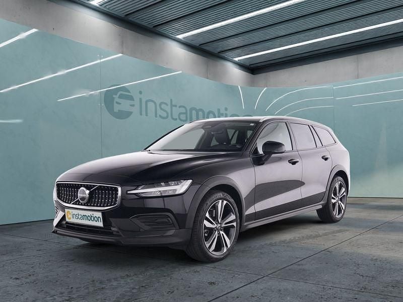 Grau Gebraucht 2023 Volvo V60 Kombi | 37.549 € (Fairer Preis) - Bild 1/4