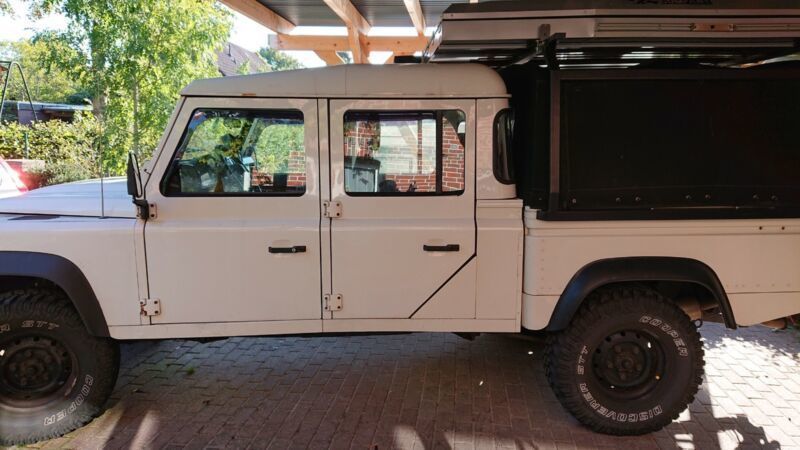 Verkauft Land Rover Defender 130 Crew Gebraucht 2008 220 000