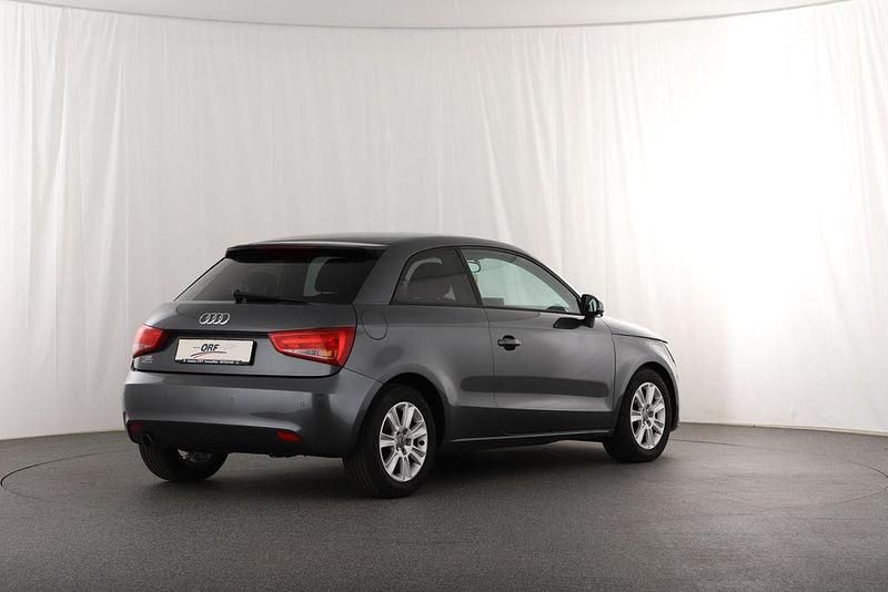 Gebraucht Audi A1 Attraction 90 PS (66 kW) 2013 Grau Kleinwagen